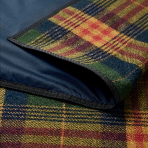 Pendleton Navy and Multicolor Roll-Up Blanket - Picture 3 of 7
